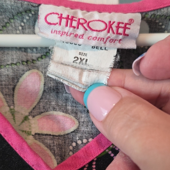 Cherokee Black and Pink Short Sleeve Tee with V-Neck - Picture 2 of 3